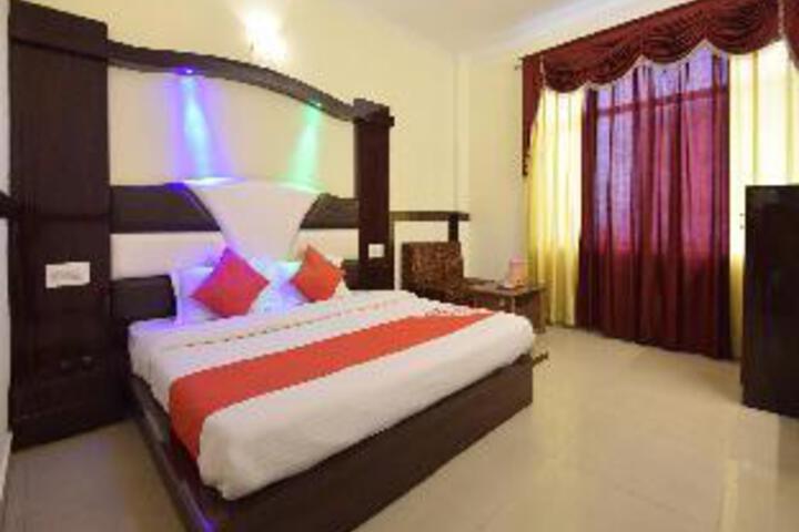 OYO 11616 Hotel Shree Ram