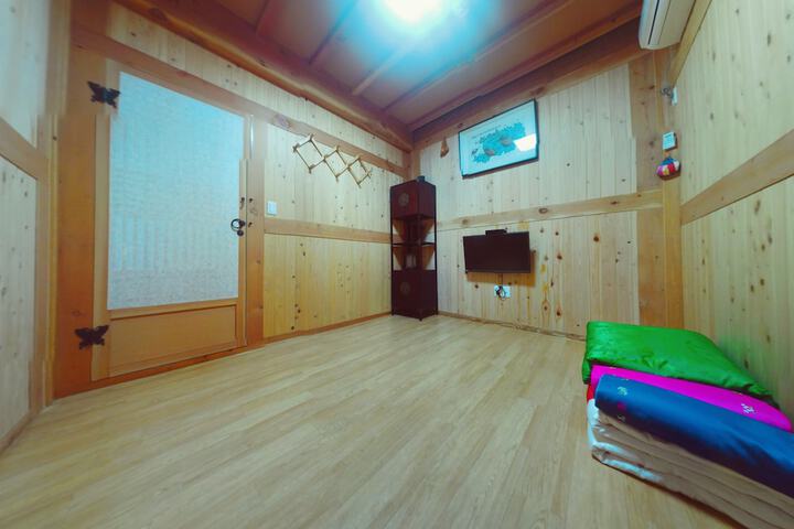 Room 17 of 57
