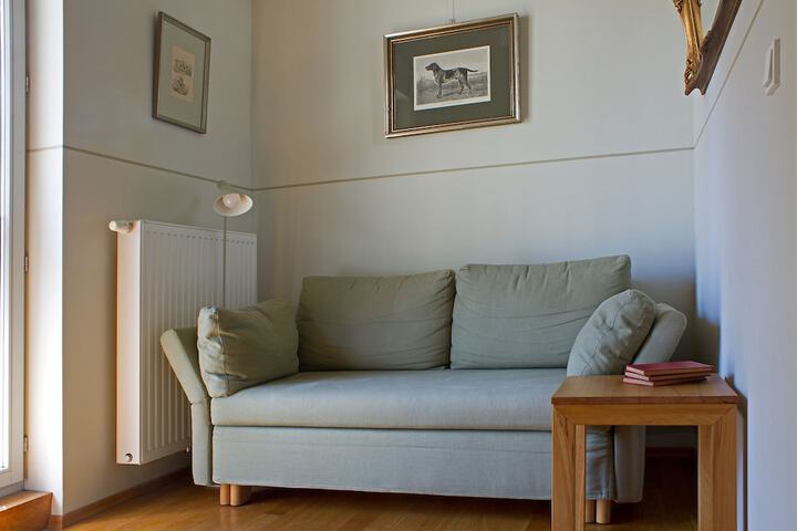 Room 10 of 27