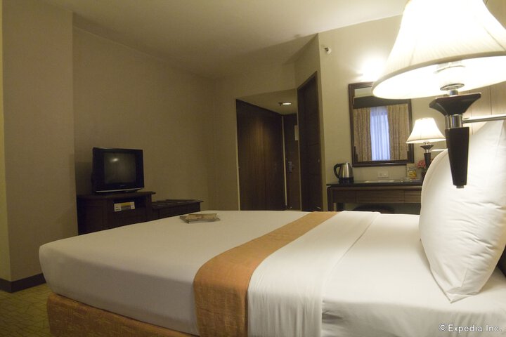 Room 3 of 44