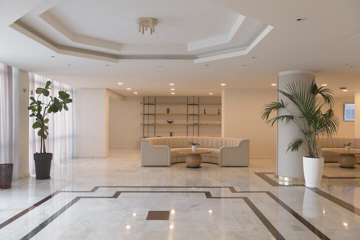 Guest Lobby