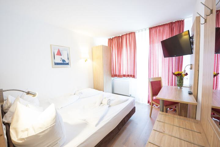 Room 46 of 84