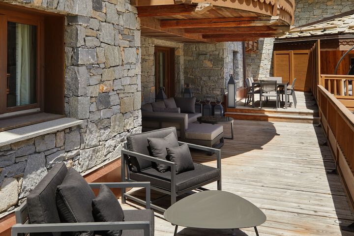 Hotel Exterior 145 of 146