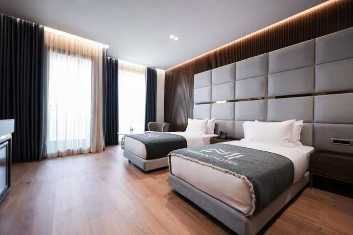 Room 15 of 52