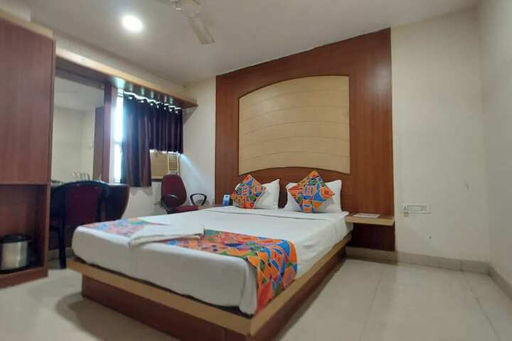 Room 18 of 28