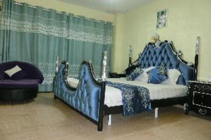 Room 14 of 14