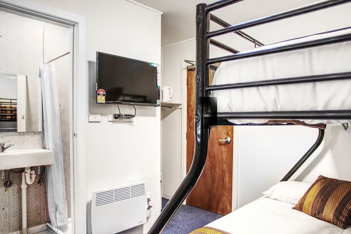 Room 10 of 25