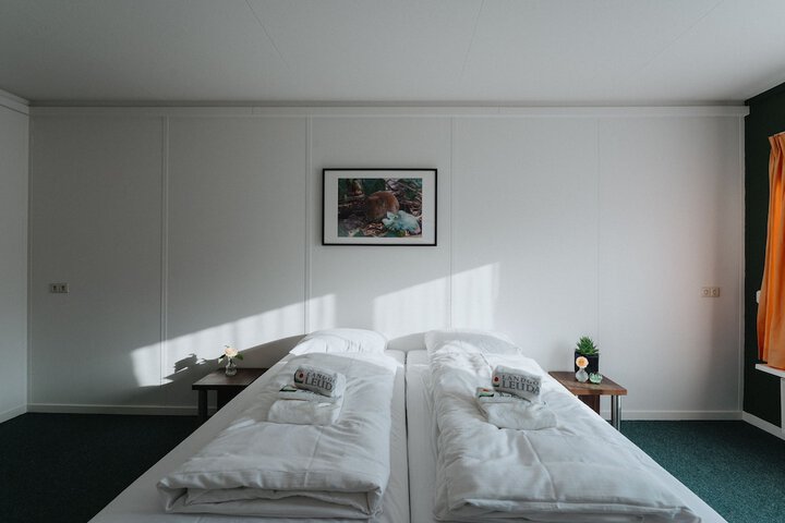 Room 12 of 109