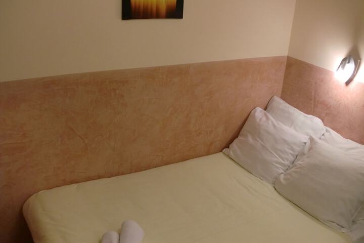 Room 3 of 29