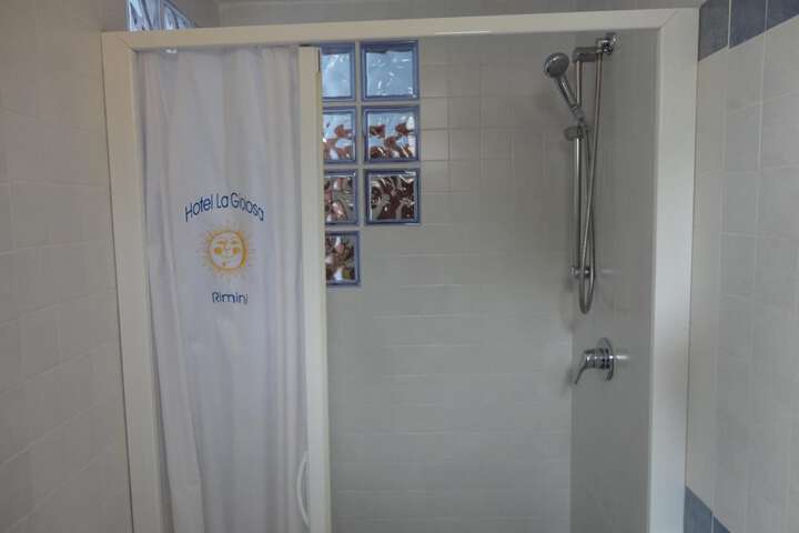 Room 33 of 61