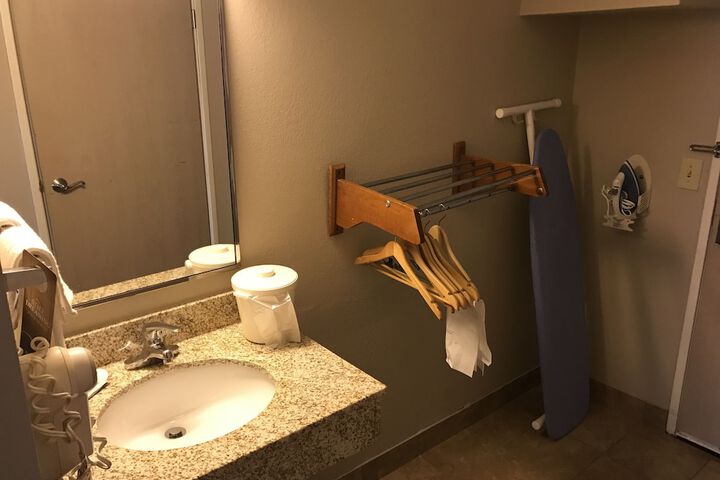 Bathroom sink