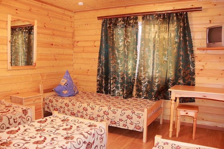 Room 4 of 49
