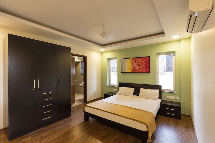 Room 5 of 17