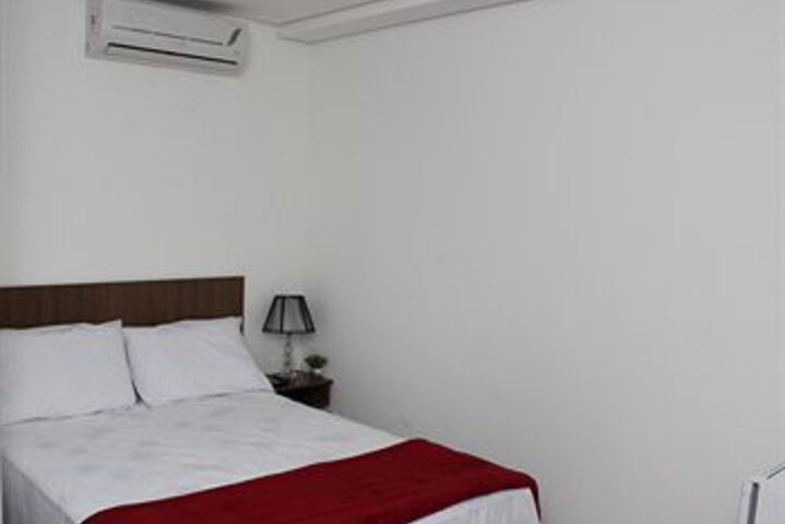 Room 6 of 18