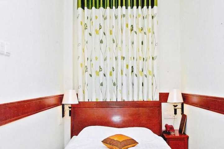 Room 8 of 29