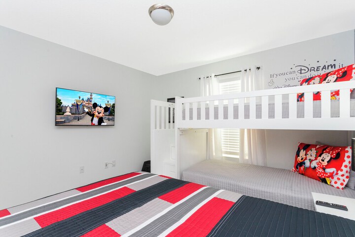 Room 36 of 61