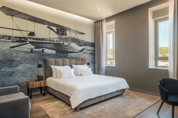 Room 8 of 59