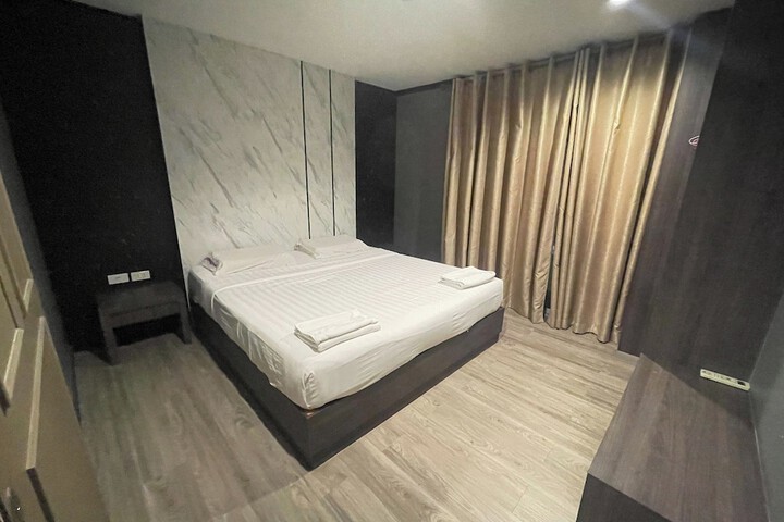 Room 17 of 50