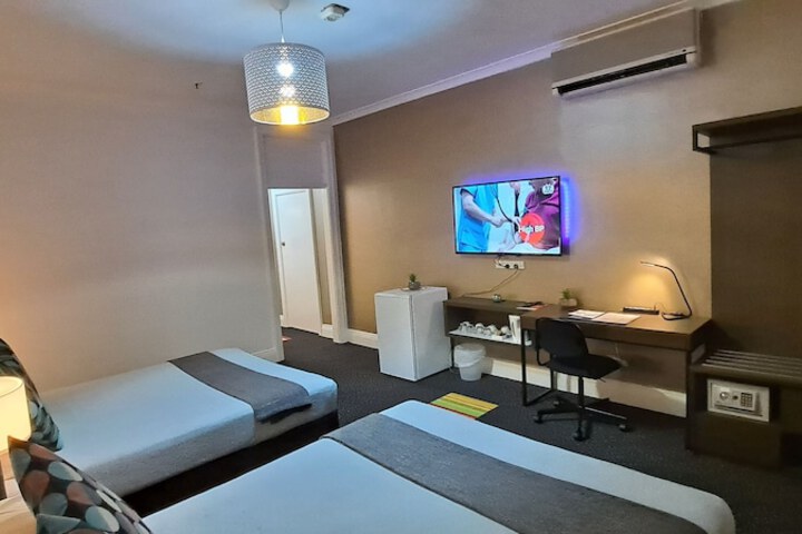 Room 53 of 73