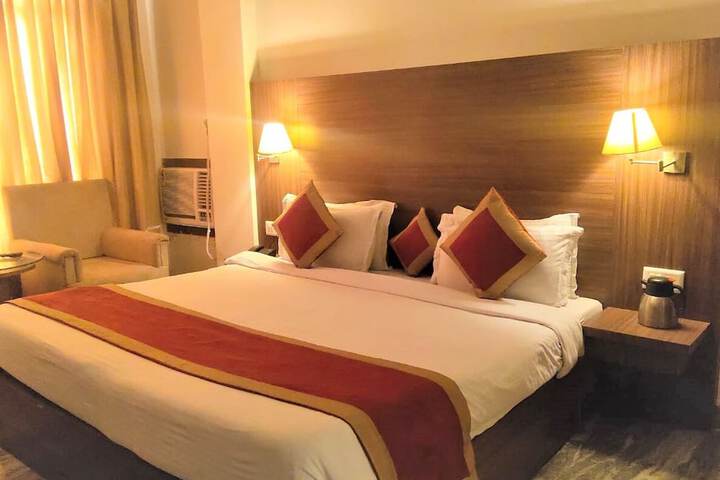 Room 10 of 31