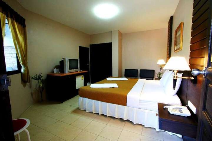 Room 7 of 19