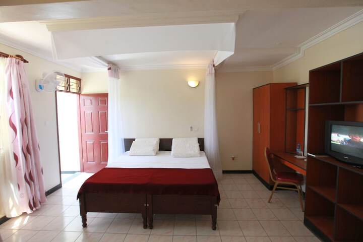 Room 12 of 53