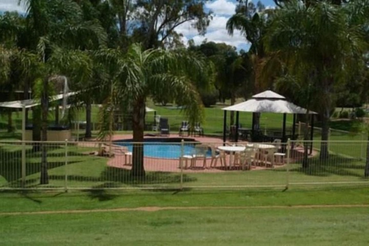 Pool 24 of 43