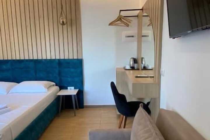 Room 65 of 103