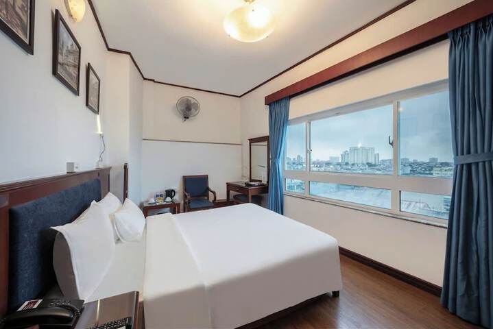 Room 5 of 25