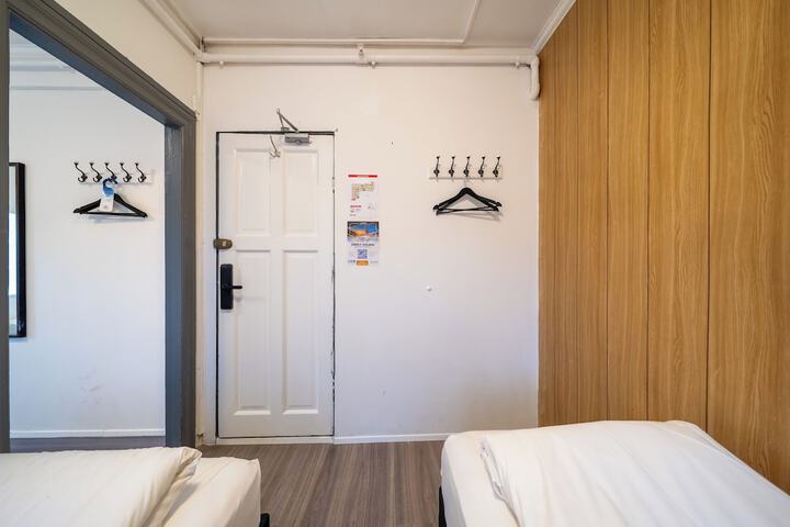 Room 65 of 97