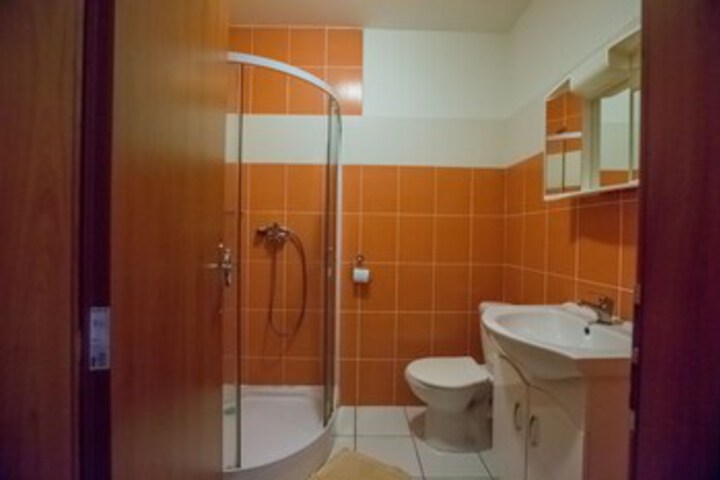 Room 3 of 23