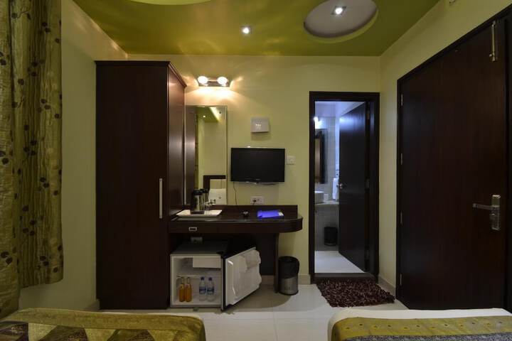 Room 19 of 33