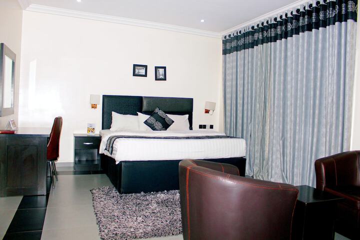 Room 44 of 93