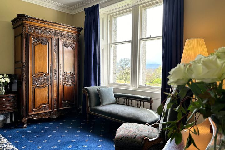 Room 6 of 26