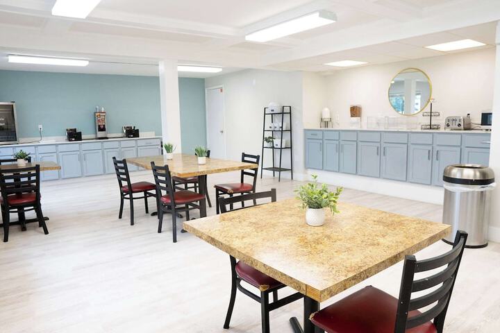 Breakfast area