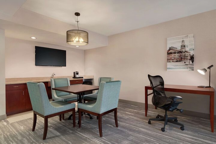 1 King Premium with in Room Drinks Snacks (11 of 31)