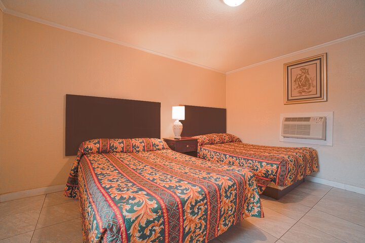 Room 28 of 50