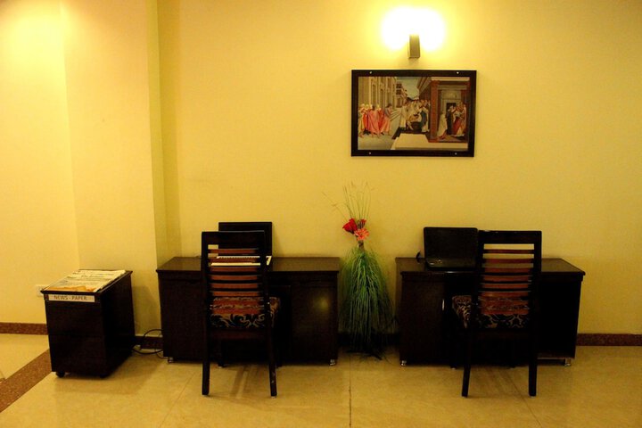 Business Center 46 of 51