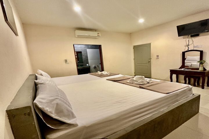 Room 9 of 49