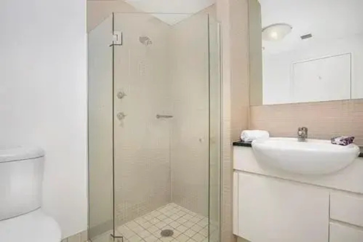 Room 5 of 11
