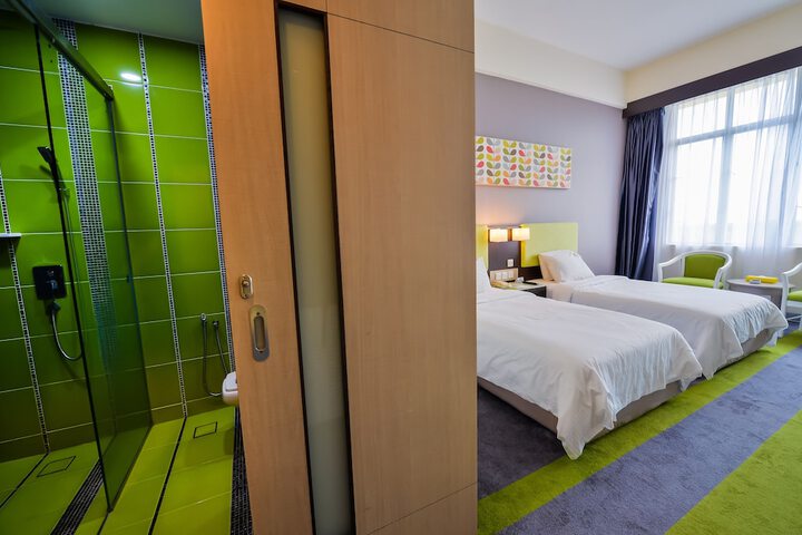 Room 5 of 36
