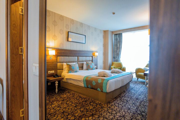 Room 10 of 43