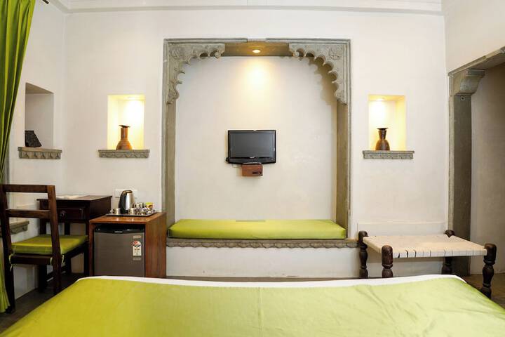 Room 10 of 83