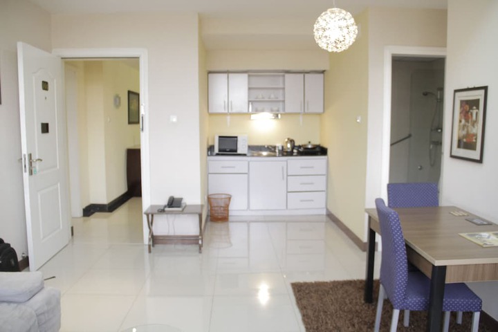 Room 12 of 28