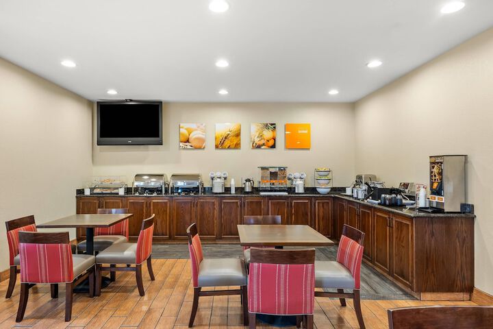 Breakfast/Coffee Service 28 of 32