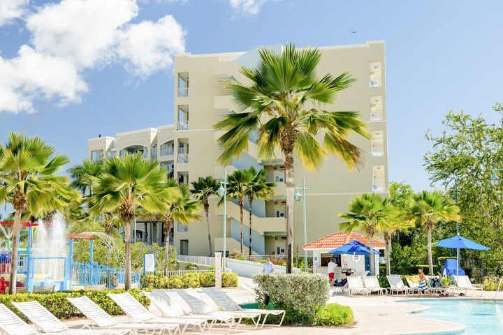 Hotel Exterior 48 of 55