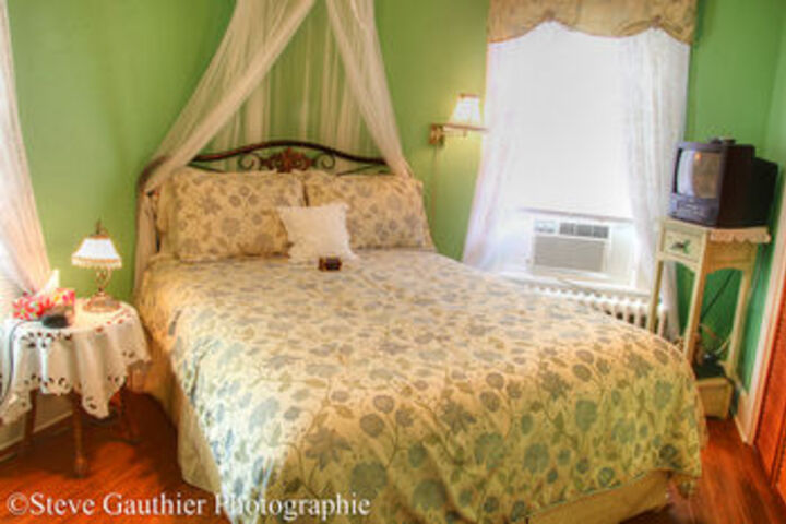 Room 13 of 22