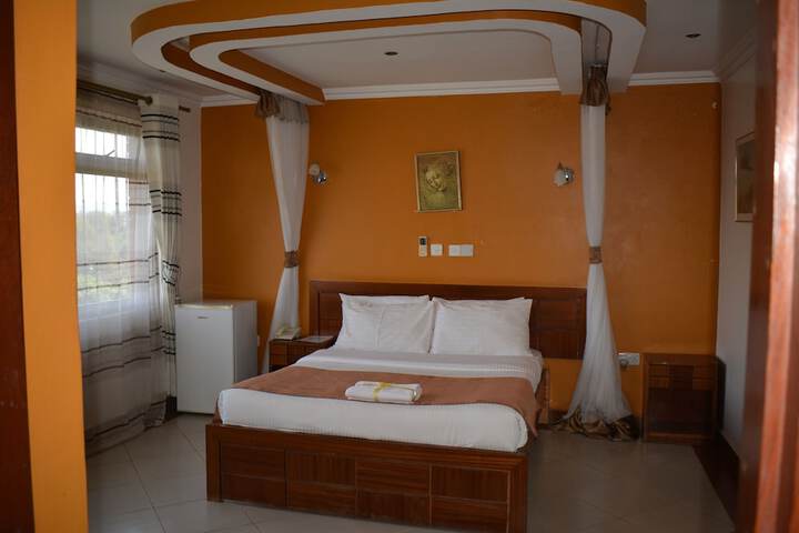 Room 3 of 6
