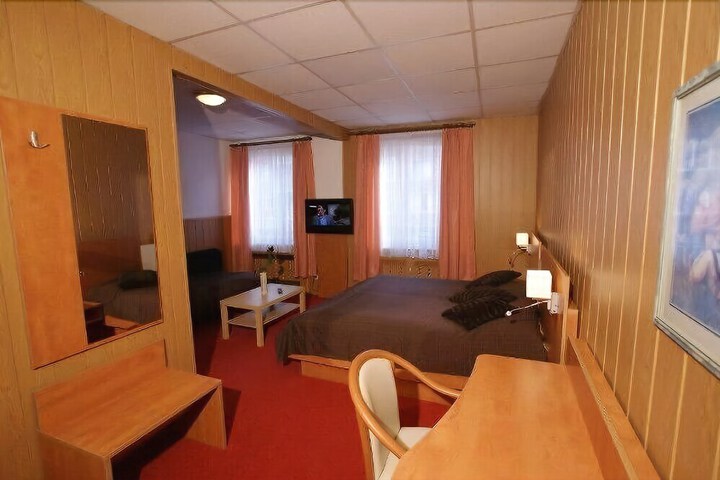 General 4 of 17
