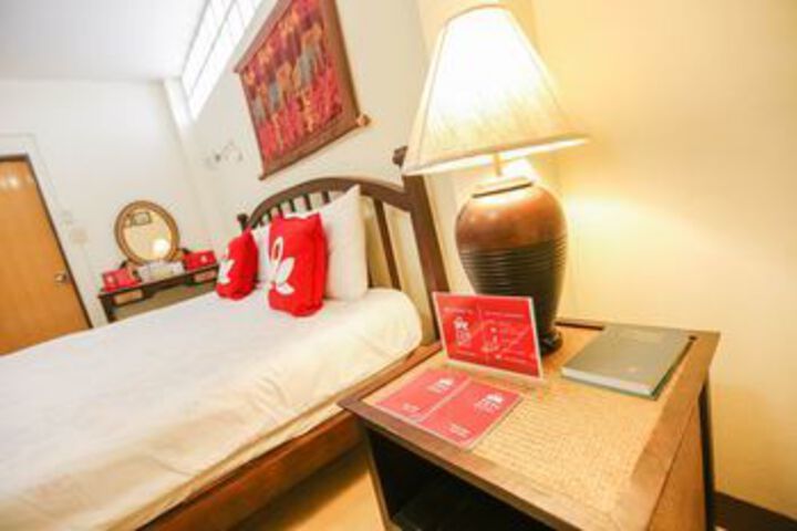 Room 50 of 84